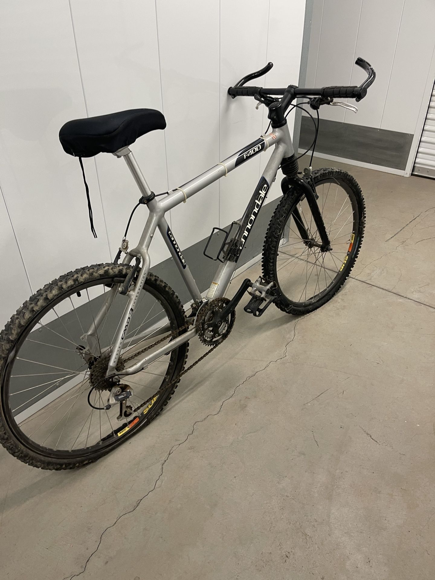 Cannondale F400 mens mountain bike