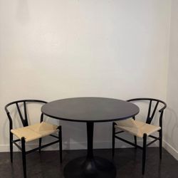 Table + 2 Chairs 