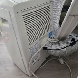 ON HOLD Free AC unit