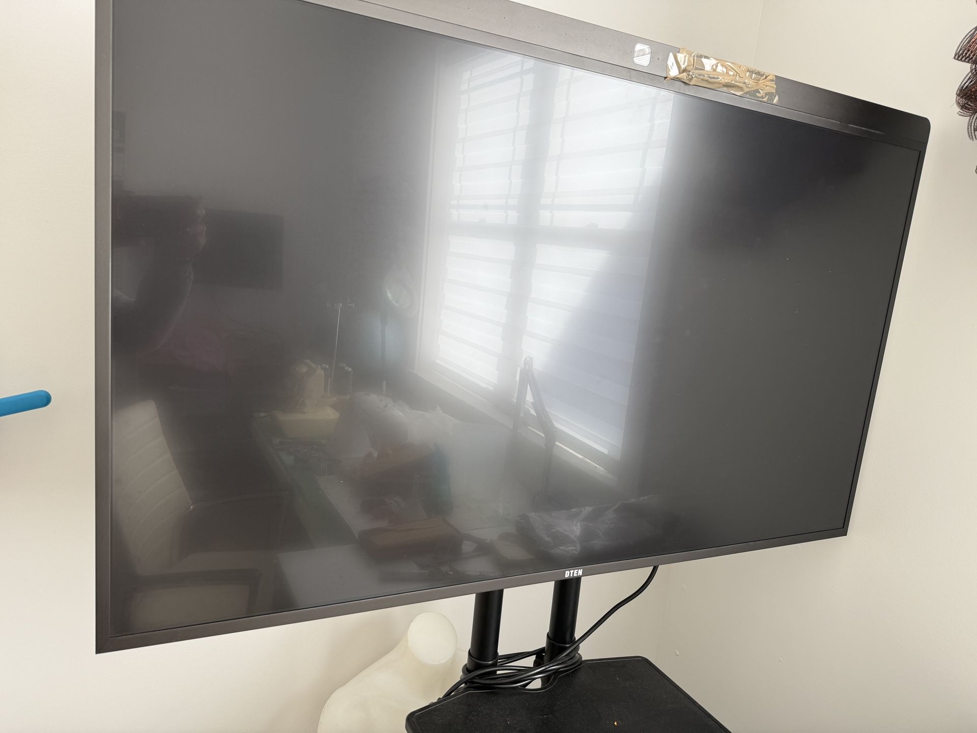 DTEN Monitor