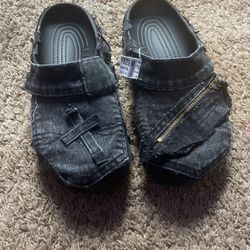 (Levi’s) Denim Crocs 