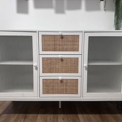 White Kitchen Cabinet With Glass Doors And Storage 