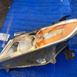 2011-2013 Honda Odyssey Headlight Xenon Left Driver Side 