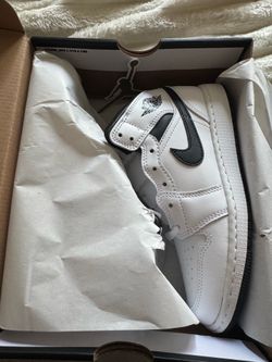 Jordan 1 reverse panda youth size 4
