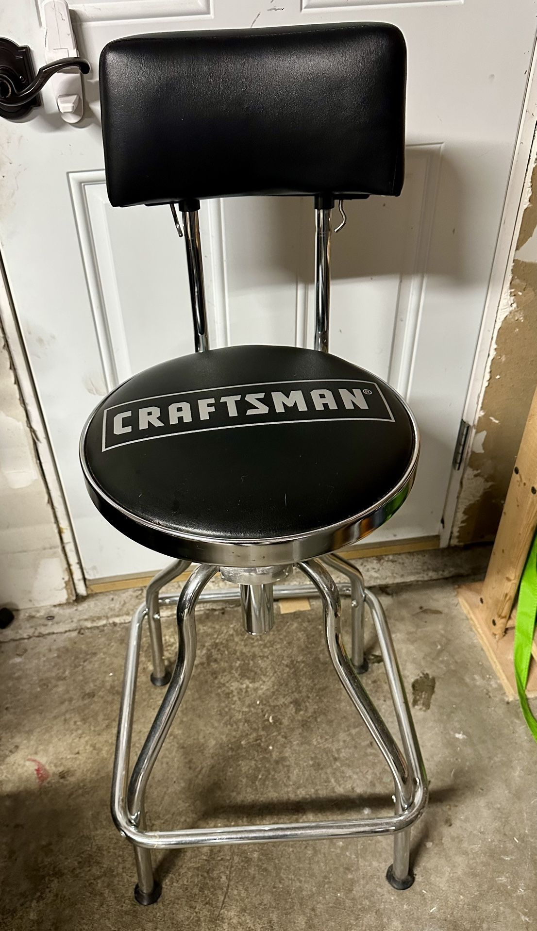 Craftsman Swivel Stool 