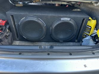 Kicker Comp Q 12” Subs with Grills