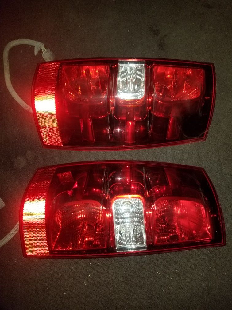 2011 chevy Tahoe tail lights