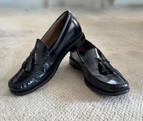 Men’s dress shoes size 9