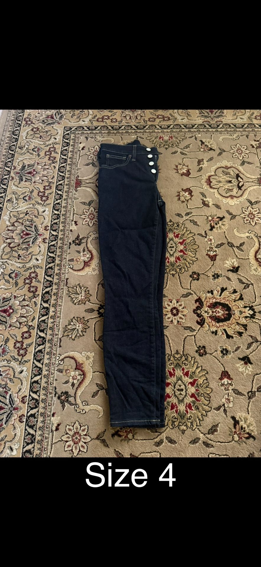 Lucky Brand skinny jeans available ❤️ Size 4