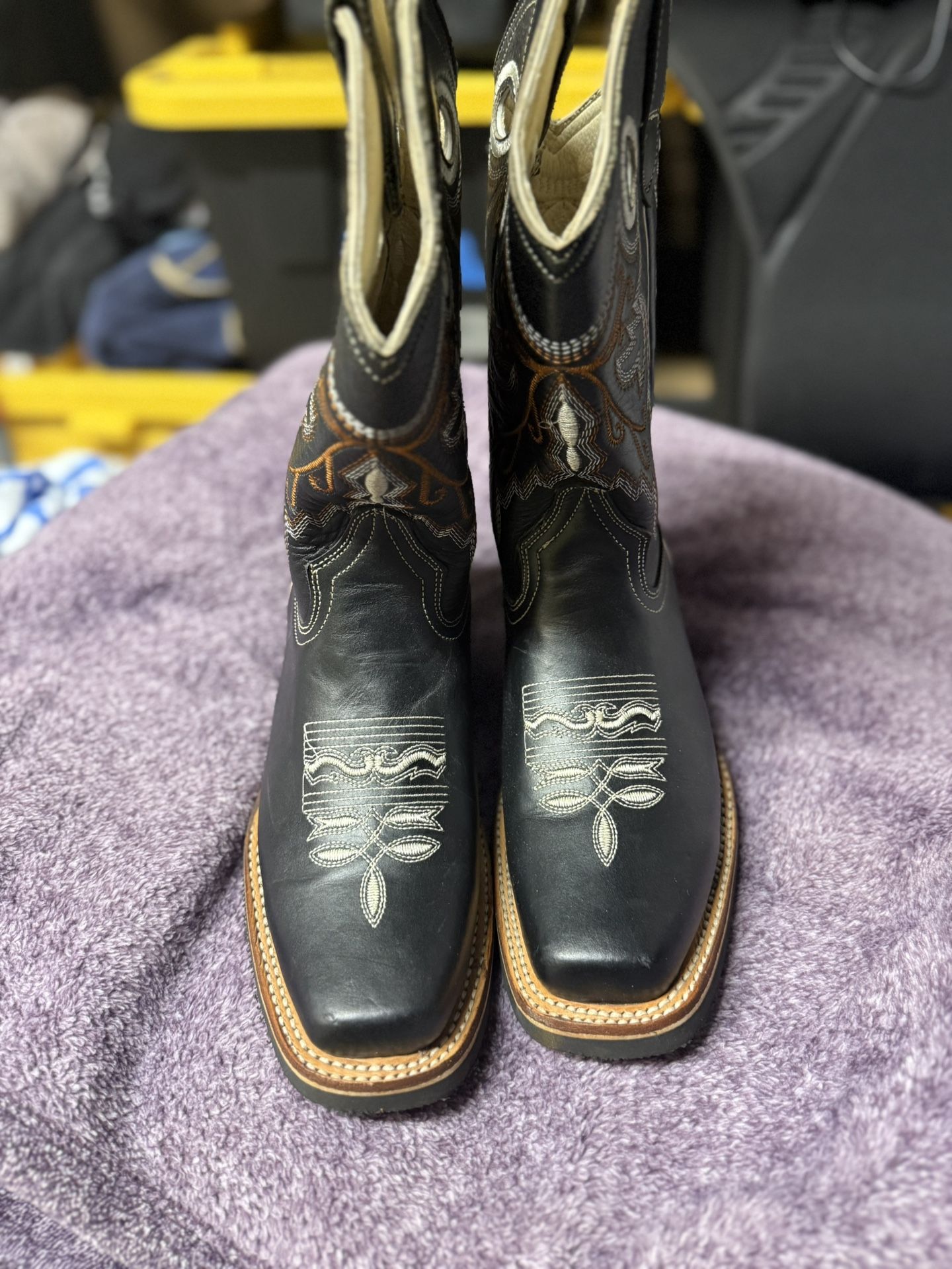 Women’s Boots Size 9 Leather