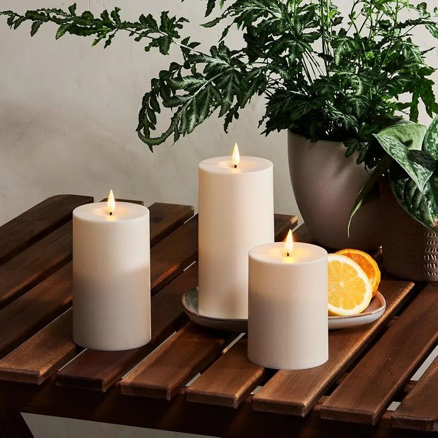 New Set Of 3 Flameless Pillar Candles With Remote