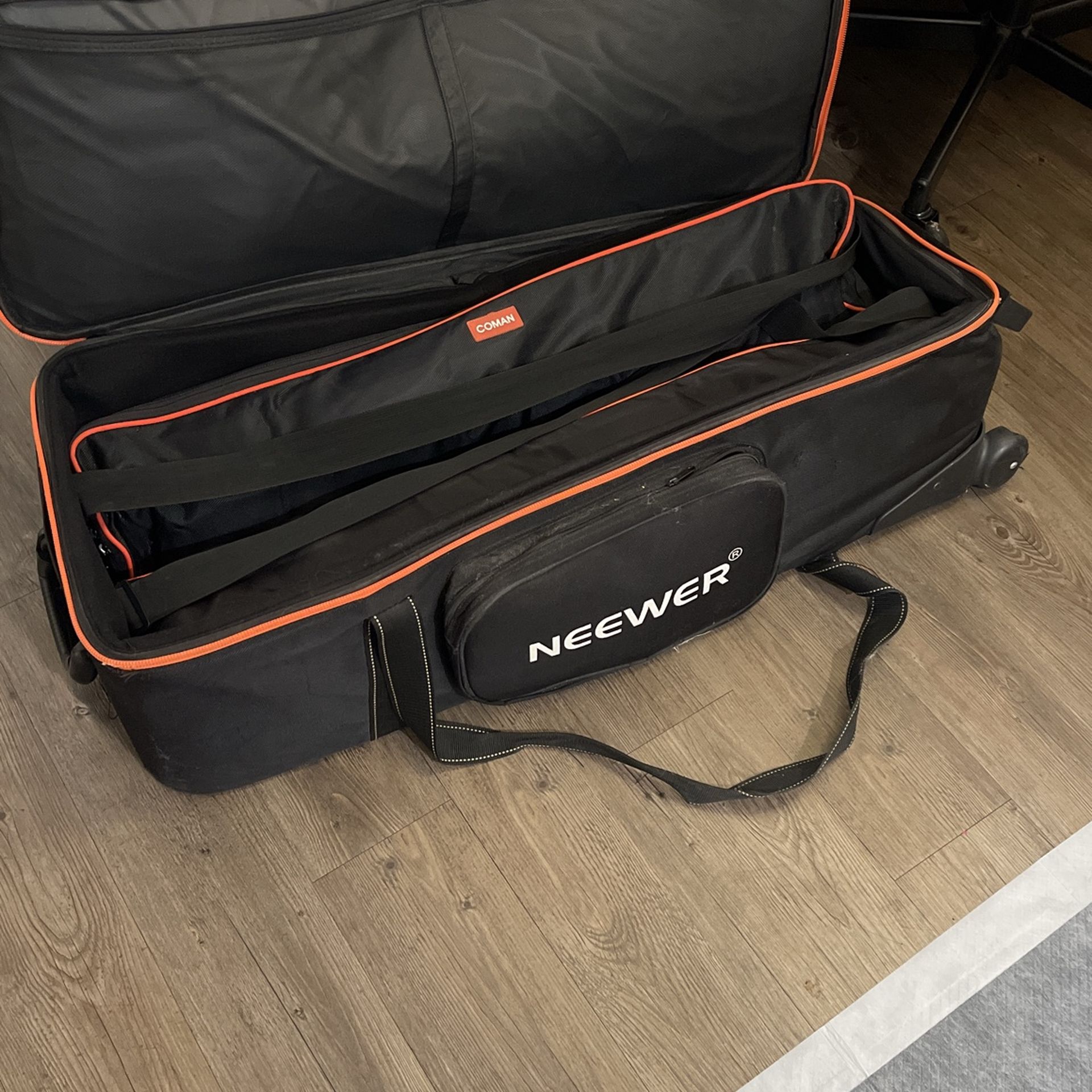 Coman Tripods With Bag