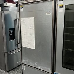 Panel Ready Subzero 30” Built In Refrigerator 
