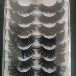 ✨LASHES LASHES & MORE LASHES ✨