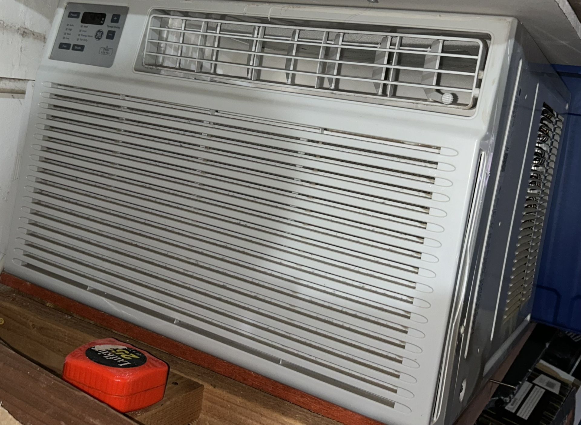GE WINDOW AIR CONDITIONER