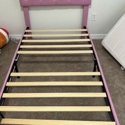 Toddler bed