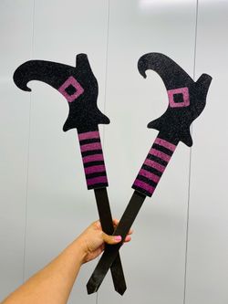 Beautiful Witch’s Legs Yard Stakes Halloween Decoration (2) Purple 💜✨🖤 🧙🏻♀️