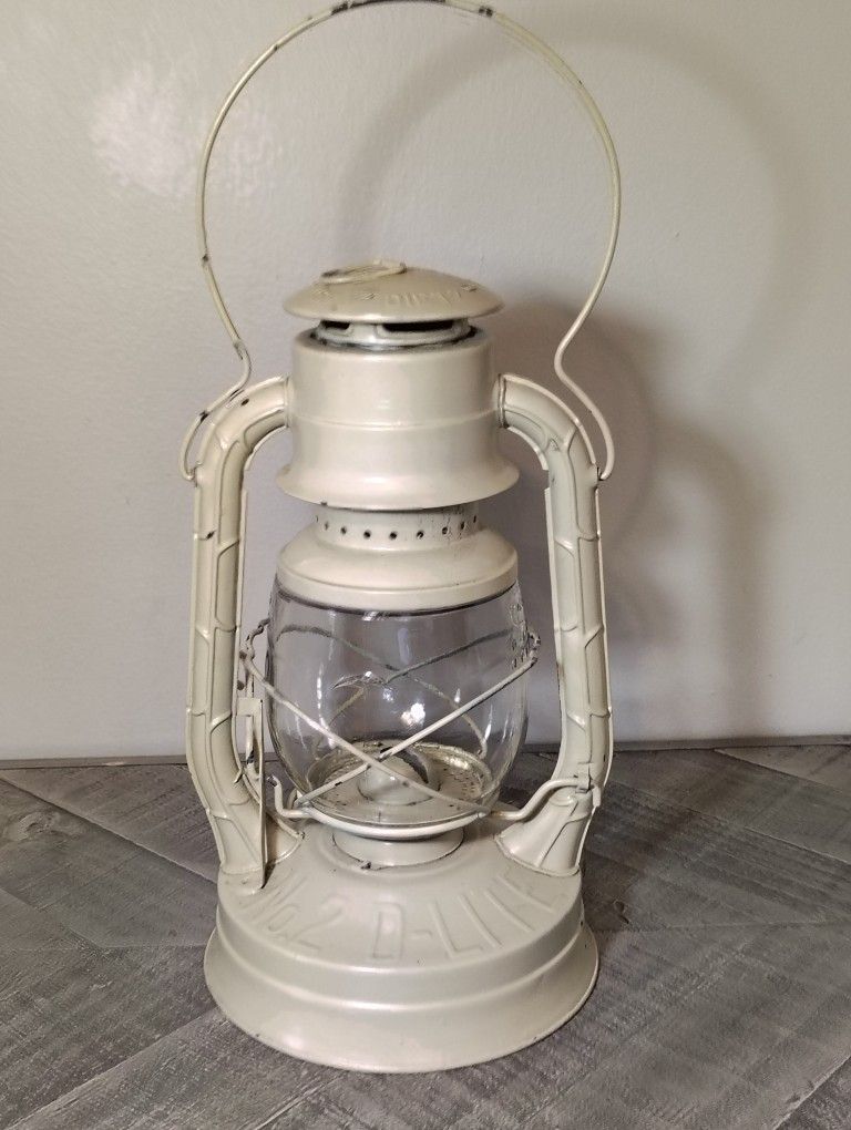 Dietz D- Lite Lantern.