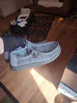 Hey dudes size 9 men's