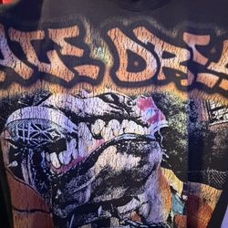 vale tee shirt Size L