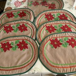 Christmas Table Runner And Placemats 