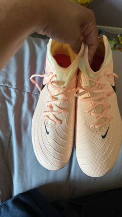 Nike phantom Luna 2 academy MG size 10 soccer cleats