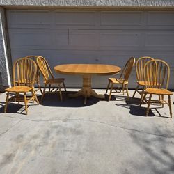 Oak Dining table. 