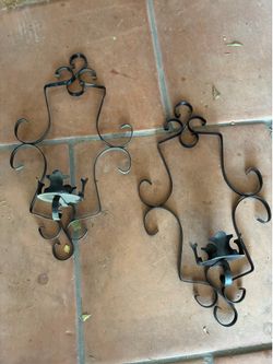 Wall sconce without glass