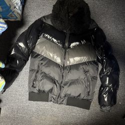 Black Shiny Puffer Jacket with Fur Collar – Like New