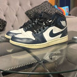 Jordan 1 Mid