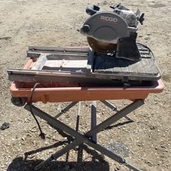 Table Saw With Folding Stand 