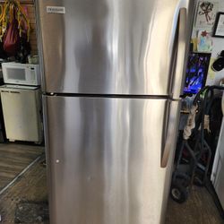 Frigidaire Refrigerator 68x30x31 