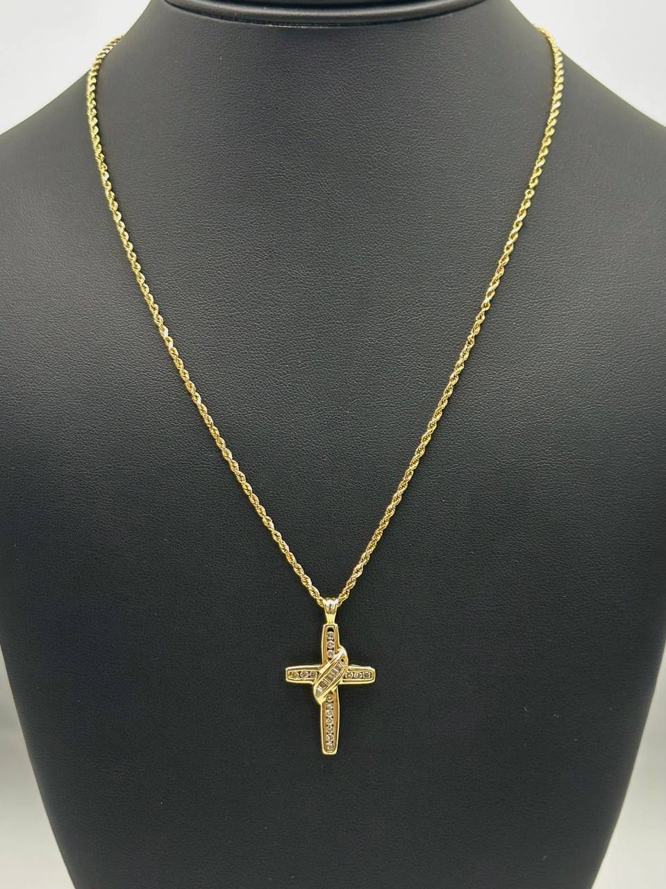 14k Yellow Gold Diamond Religious Cross w/ Rope chain 9.2 grams 21"