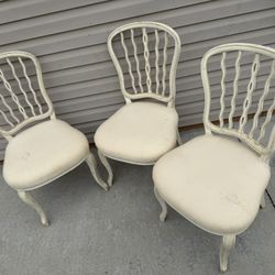 Set of 3 Wooden Spindle Chairs with Cushions 