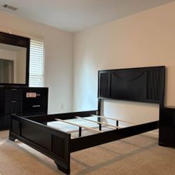 BRAND BLACK SOLID QUEEN SIZE BEDROOM SET! $799
