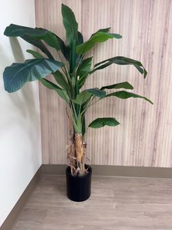 Artificial plant 6-7ft tall