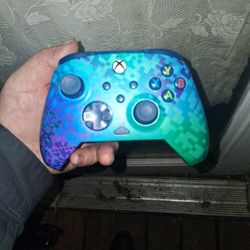 PDP Xbox And Pc Controller Pdp Advanced Glitch Blue. OPEN TO TRADES 