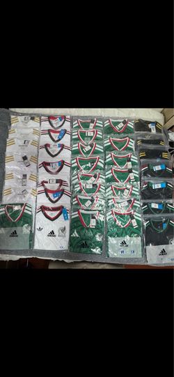 Mexico national team jerseys available in sizes S, M, L, and XL; ask about your size—they are sellin