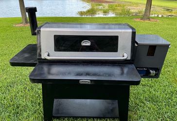 Cuisinart Oakmont Pellet Grill As is, Turns on, but turns right off, for parts or repair or use as a charcoal grill
