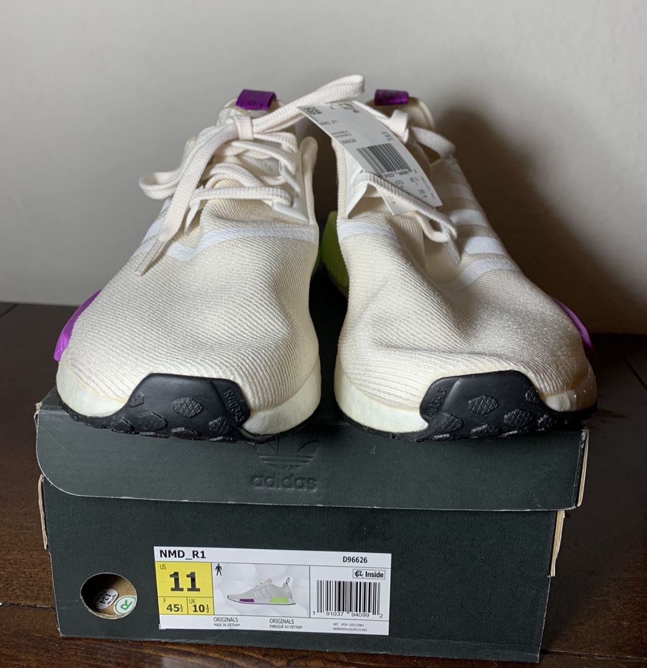 Adidas NMD_R1 D96626 Chalk White size 11 Brand New