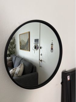 18” wall mirror