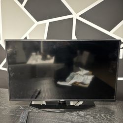 Sanyo 35 inch tv with remote 