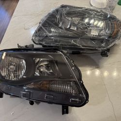 12-14 Toyota Yaris Headlight Set black 