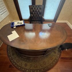 Drexel Heritage Kidney Shaped Desk And Chair 