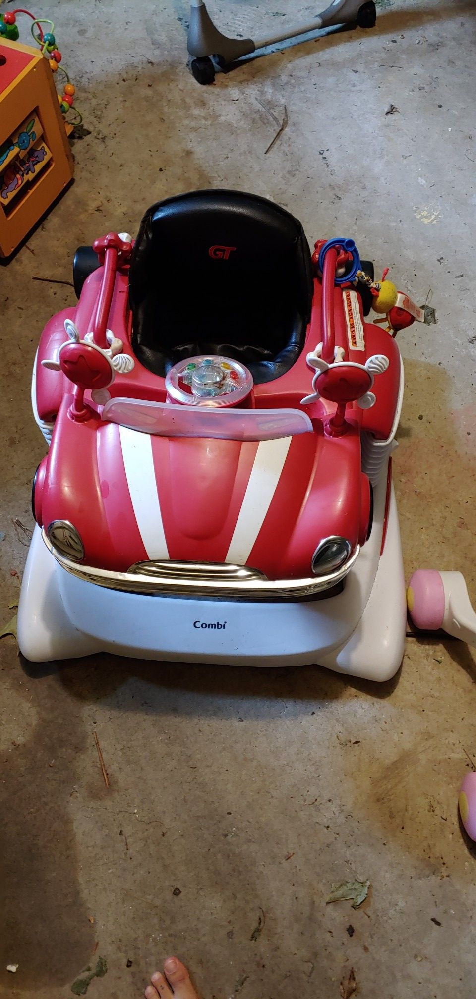 Free baby stuff! highchair & walker