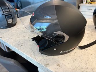 LS2 women’s helmet