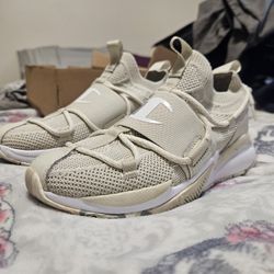 Womans Champion Sneakers Size 7