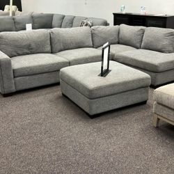 💥💥 BlowOut Sale 💥💥 Maycen Fabric Sectional Sofa, Retail $1,499.99