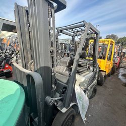 Nissan Forklift 3 Stages 5500 Lbs