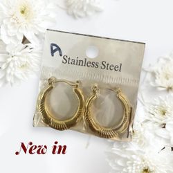 New stainless steel hoop earings.  